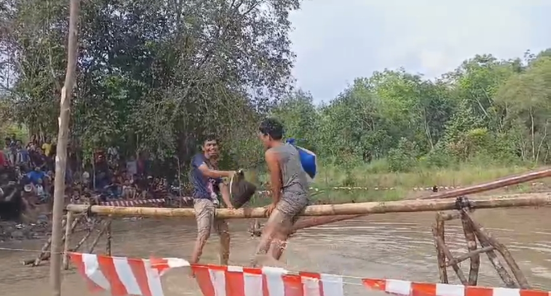 Lomba Tepuk Bantal dan Menembak Meriahkan HUT RI Desa di Kemang Tanduk Prabumulih 