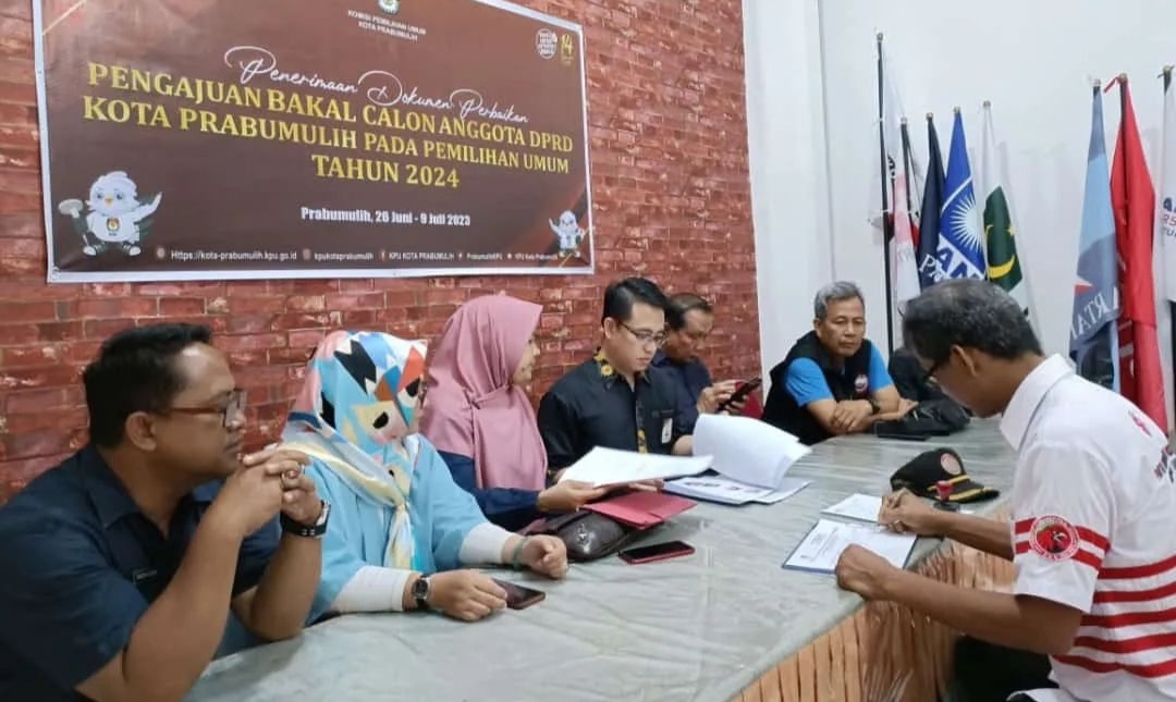 Wow KPU Prabumulih Lakukan Verfak Ijazah Bacaleg Hingga ke Jakarta