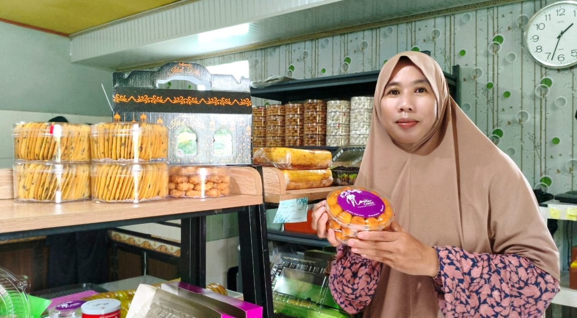 Lonjakan Pesanan Kue Lebaran, Nova Cake Andalkan Nanas Lokal Prabumulih