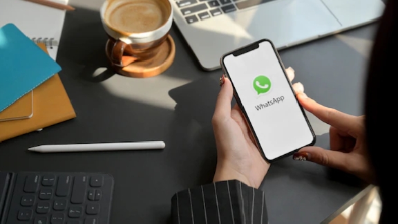 WhatsApp Kini Hadir dengan Meta AI, Begini Cara Menggunakan Fitur Canggihnya