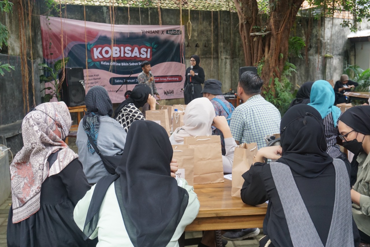 Anak Muda Sumsel Berkolaborasi Kembangkan Produk Petani Sabun Ampas Kopi 