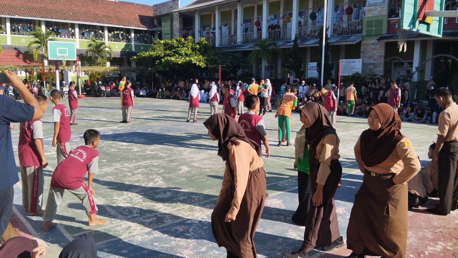 SMP 1 Lestarikan Permainan Tradisional Indonesia