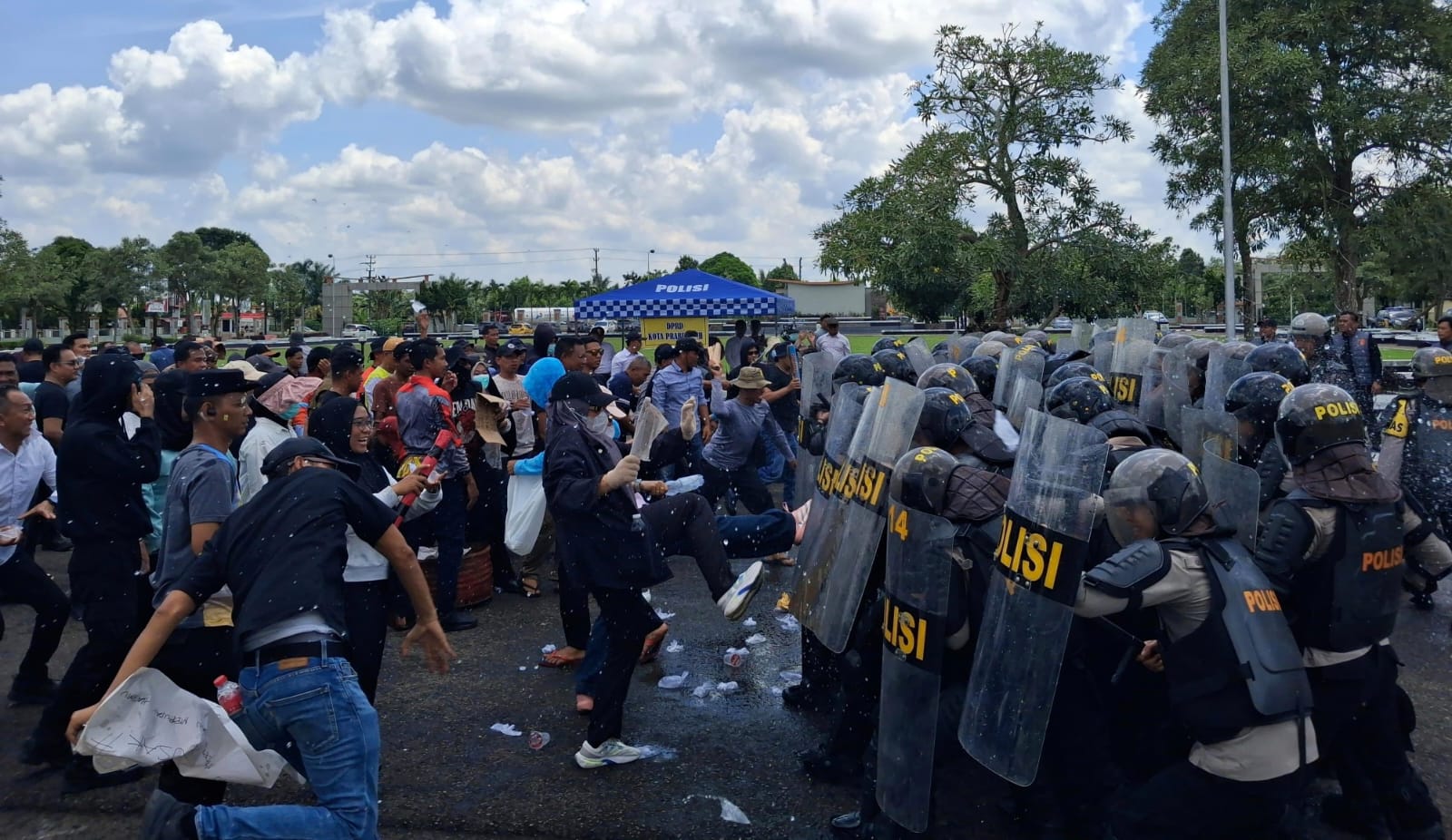 Aksi Demo Ricuh di DPRD Prabumulih Ternyata Simulasi, Ini Tujuannya