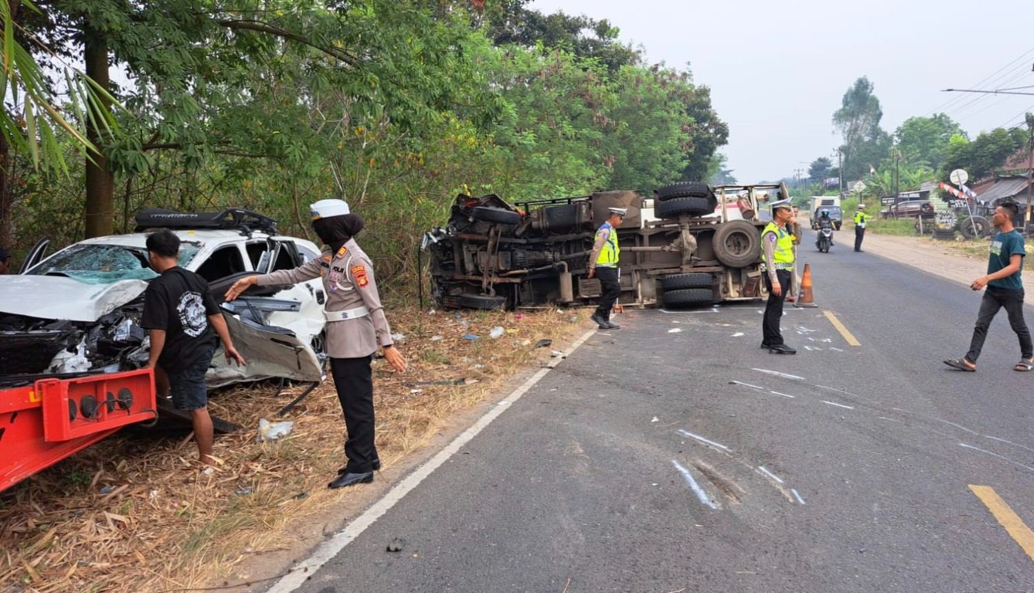 Travel VS Truk Tangki BBM di Prabumulih: 3 Warga Empat Lawang Meninggal, Salah Satunya Pejabat Bappeda