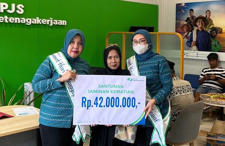 Peringatan Harpelnas 2026: BPJS Ketenagakerjaan Prabumulih Serahkan Santunan untuk Keluarga Guru Ngaji