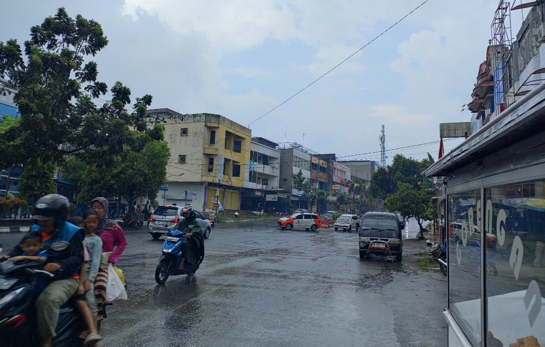 Memasuki Musim Hujan, Warga Prabumulih Diimbau Jaga Kebersihan Lingkungan