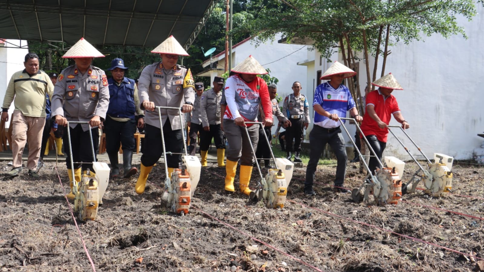 Polres Prabumulih Tanam Jagung untuk Dukung Ketahanan Pangan Lokal