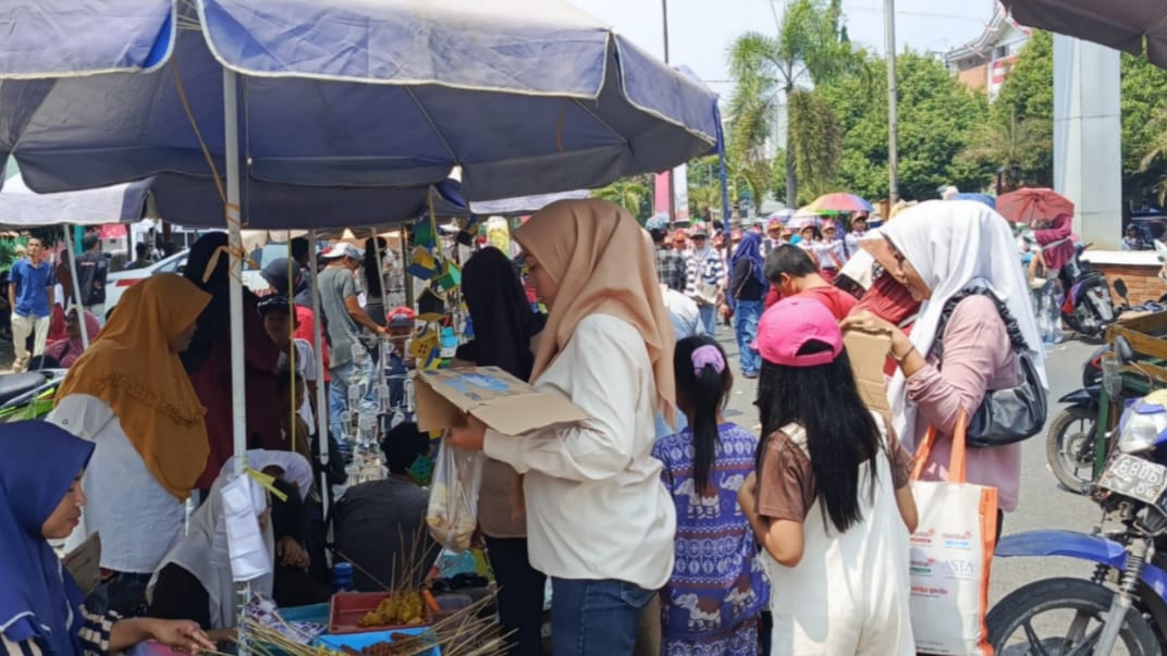 Pedagang Prabumulih Raup Untung di Gerak Jalan HUT RI ke-81