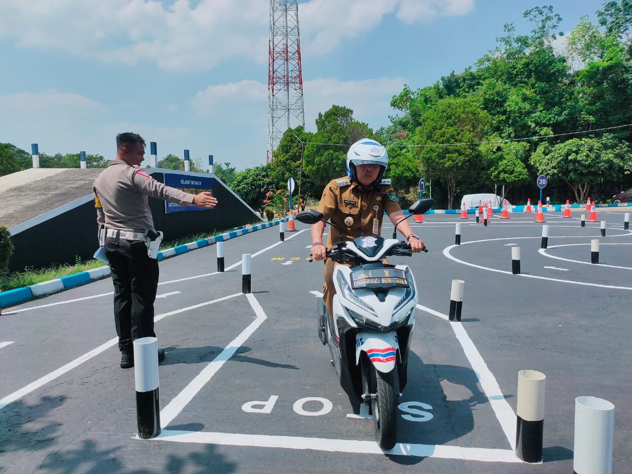 ﻿Bakal Menyetir Sendiri Setelah jadi 'Pengangguran', Wako Prabumulih Ridho Yahya Buat SIM 