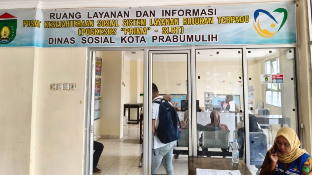 Warga Serbu Dinas Sosial Prabumulih, Begini Alasan Dibalik Keramaian Ini