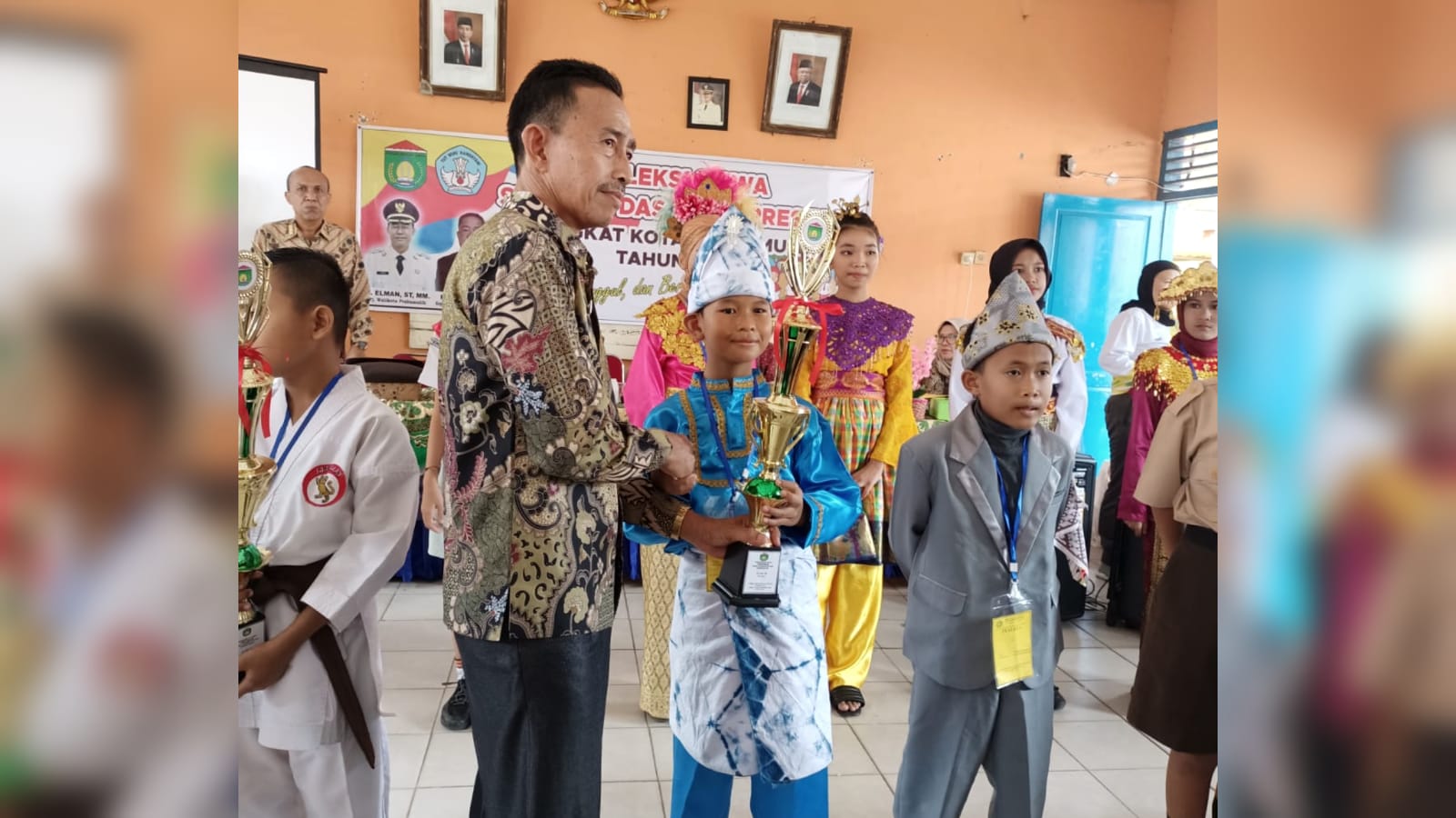 Tampilkan Tarian Indang, Hasta Karya Kain Jumputan, Siswa SDN 73 Prabumulih Juara 3 Sisber Tingkat Kota