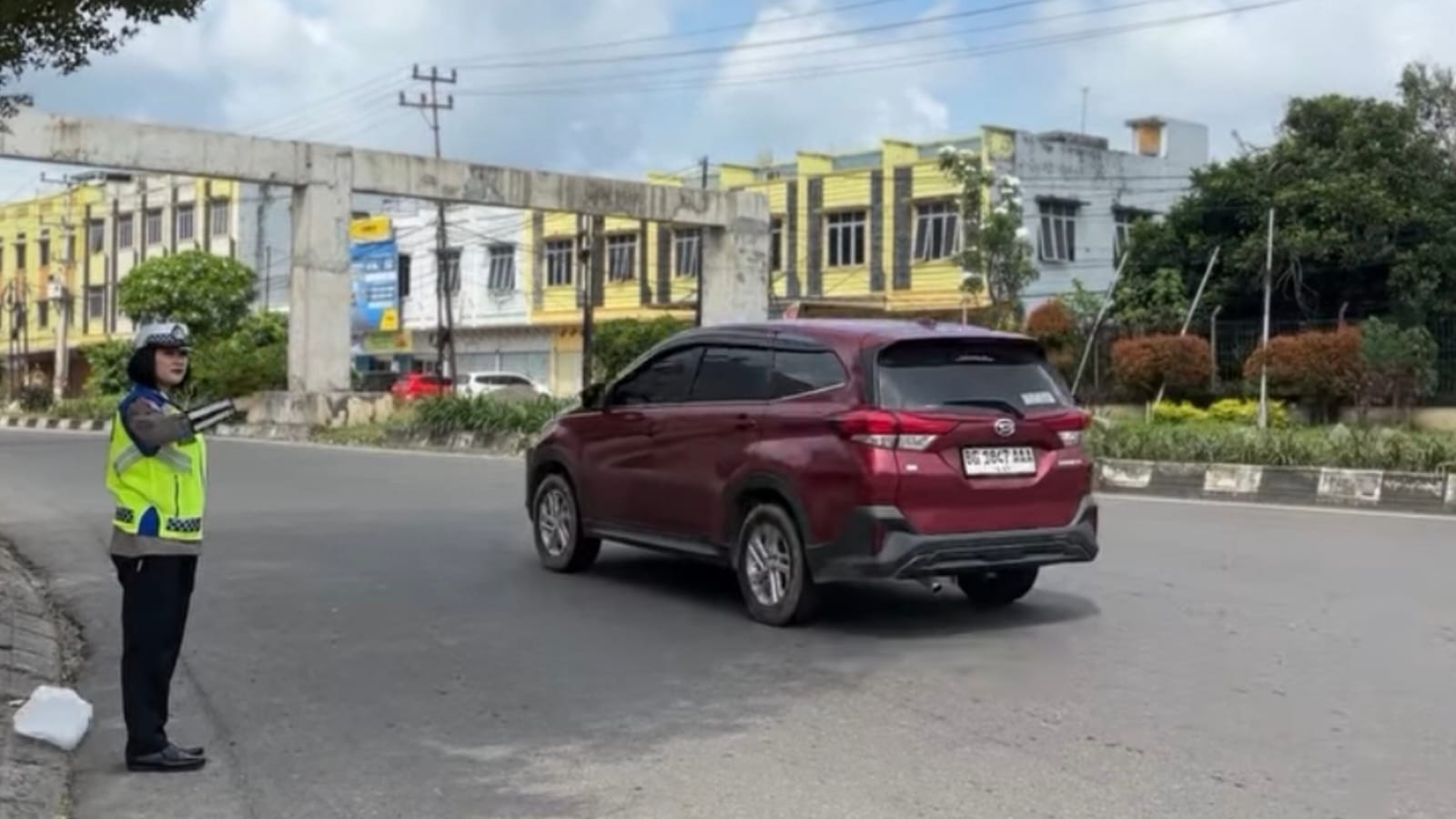 Arus Balik Lebaran Mulai Padat, Polisi Siaga di Simpang Tugu Air Mancur Prabumulih