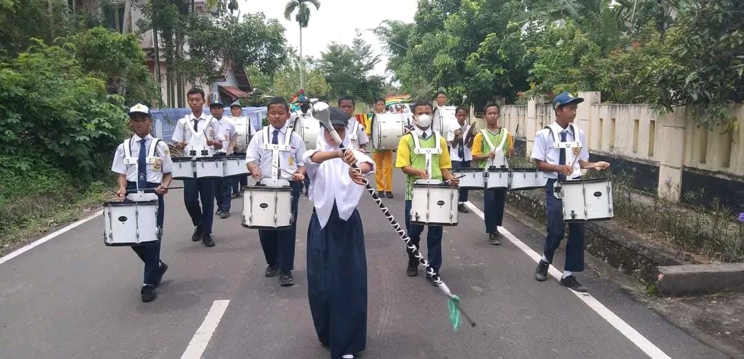 Marching Band SMPN 8 Bakal All Out