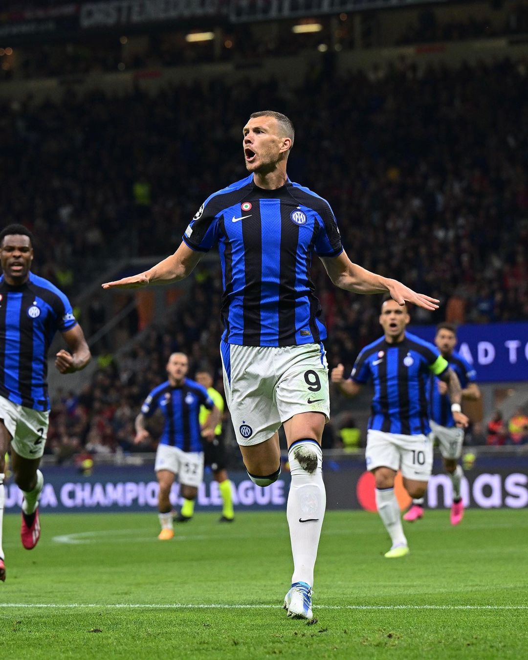 Semifinal Liga Champions: Inter Milan Permalukan AC Milan 0-2 di San Siro