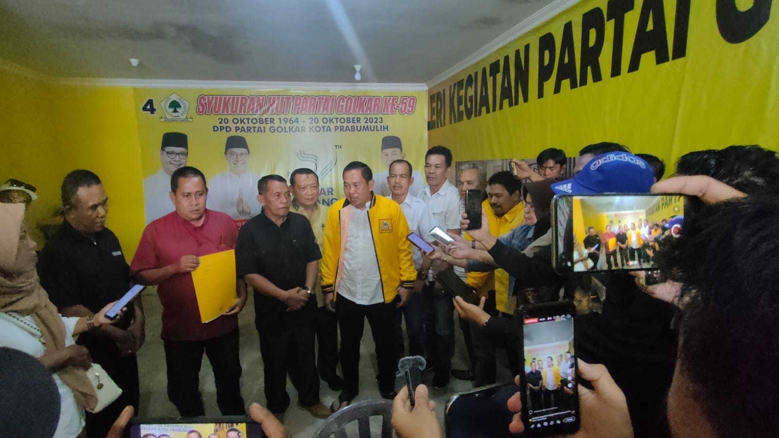 Hari Pertama Buka, 4 Bacalon Ambil Formulir Pendaftaran Kepala Daerah di Partai Golkar Prabumulih 