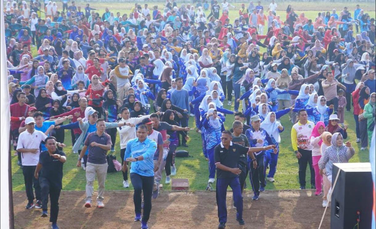 Ratusan Warga Antusias Ikuti Senam Pagi di Stadion Talang Jimar Peringatan HUT ke-24 Kota Prabumulih