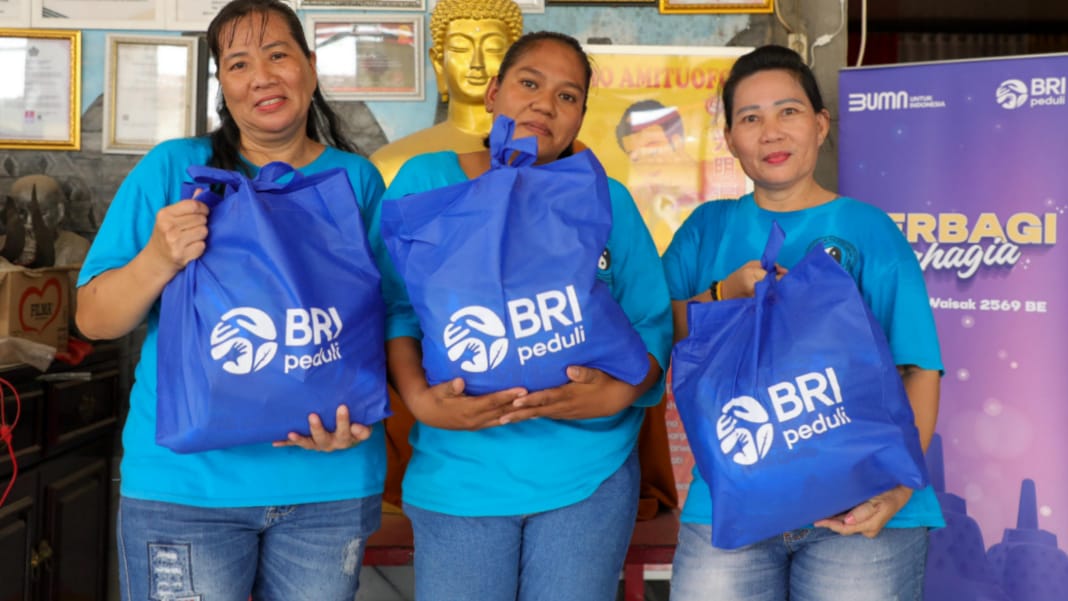 Peringati Hari Raya Waisak 12 Mei 2025, BRI Peduli Salurkan Bantuan Sembako Bagi Ribuan Umat Buddha