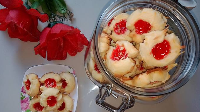 Resep Kue Jempol, Kue Kering Natal dengan Rasa Manis dan Renyah