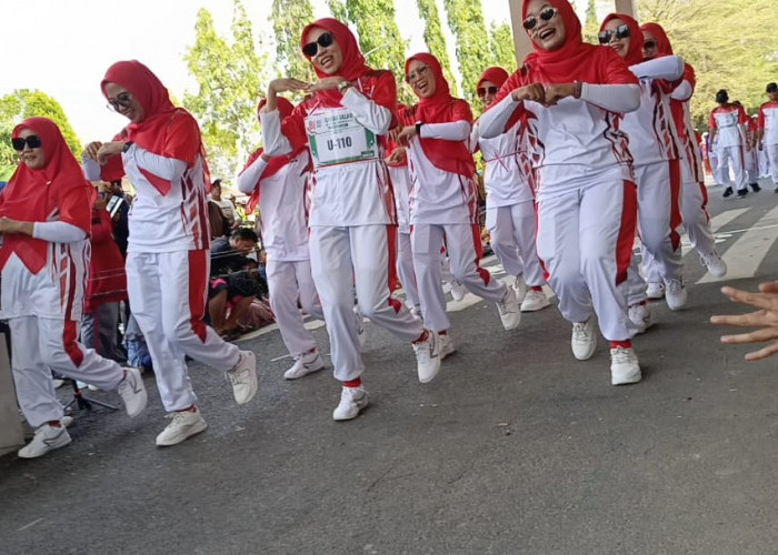 SMA Negeri 2 Prabumulih Curi Perhatian, Bawakan Tren TikTok Sakedung Kading di Gerak Jalan HUT RI