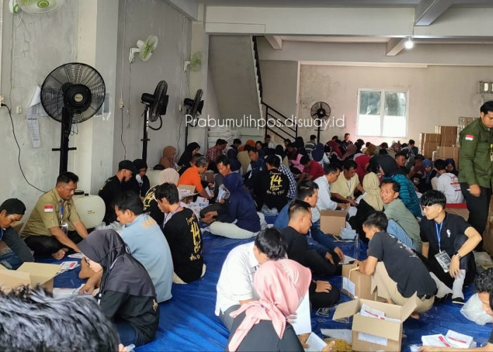 Penyortiran - Pelipatan Susu Pemilu 2024 di Prabumulih Ditarget KPU Selesai 28 Januari 