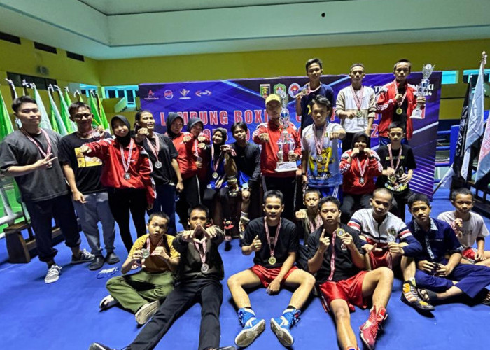 Pergi Dana Pribadi, Pulang Ukir Prestasi : Pertina Prabumulih Juara Umum Kejuaraan Boxing Competition III 