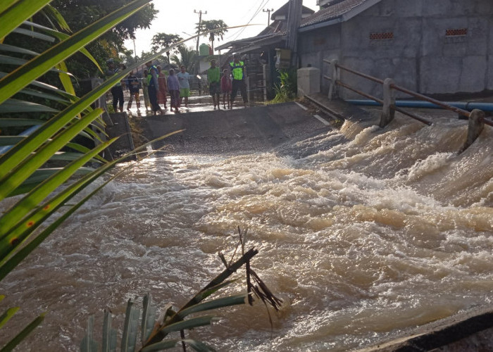 Banjir Kelekar Surut Lematang 'Mengamuk', Jembatan Payuputat Prabumulih Putus!