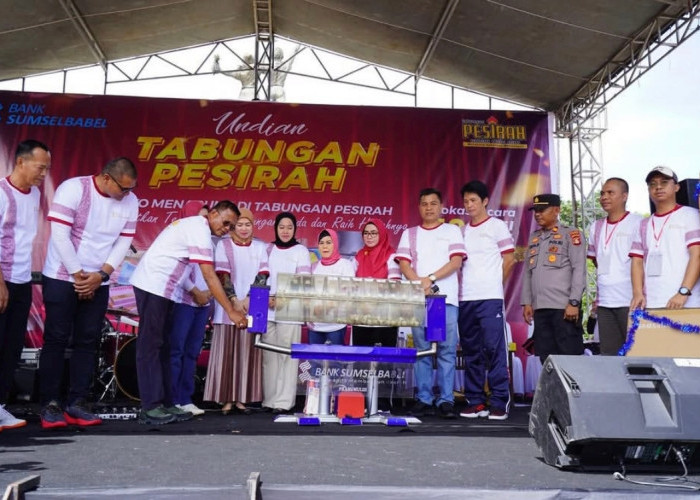 Darma Yanti Bawa Pulang Toyota Rush, Jadi Pemenang Undian Tabungan Pesirah BSB Prabumulih