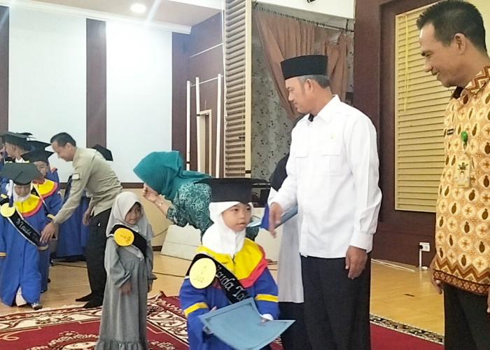 30 Siswa Sekolah Al Qur'an Al Fatih Prabumulih Diwisuda