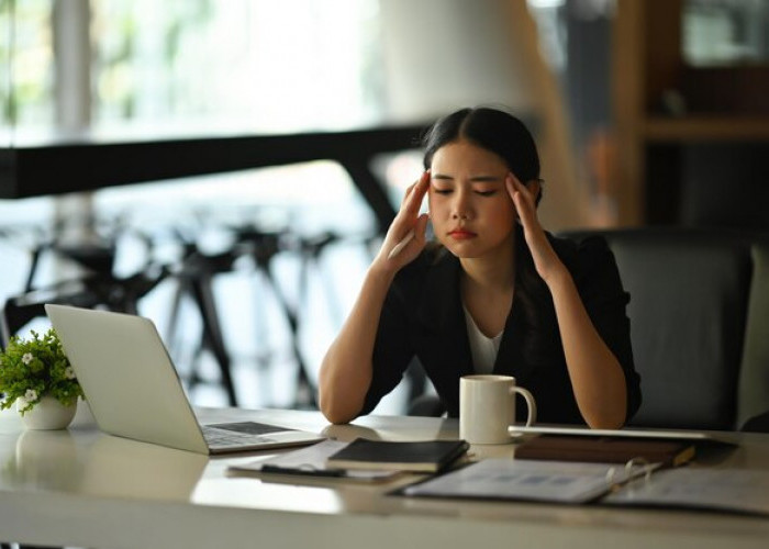 Mengatasi Emotional Eating, Cara Cerdas untuk Menjaga Kesehatan Emosional dan Fisik