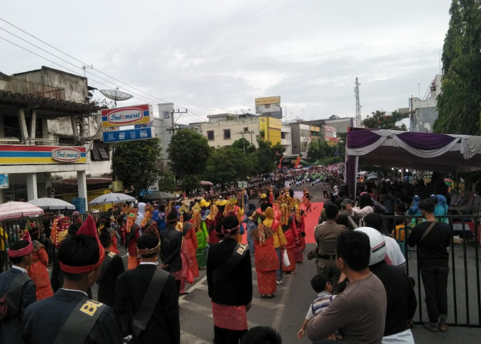 Antusias Masyarakat Kota Prabumulih Saksikan Karnaval