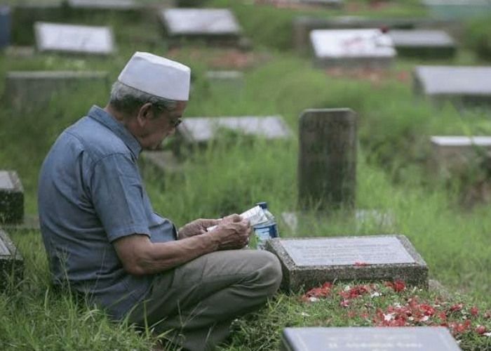 Mengenal Tradisi Ziarah Kubur Jelang Ramadhan, Masyarakat Lakukan Ini
