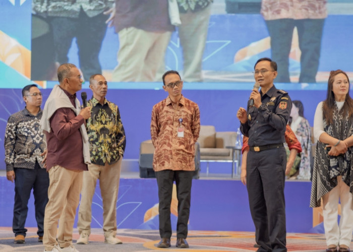 Dahlan Iskan Soroti Potensi Besar Kelapa Sulut, Dorong Hilirisasi hingga Pasar Global