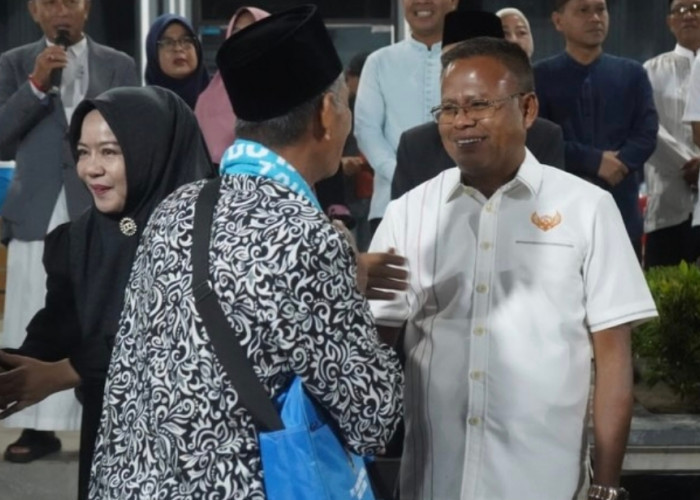 48 Jamaah Umrah Bertolak ke Tanah Suci, H Arlan Doakan Selamat hingga Kembali