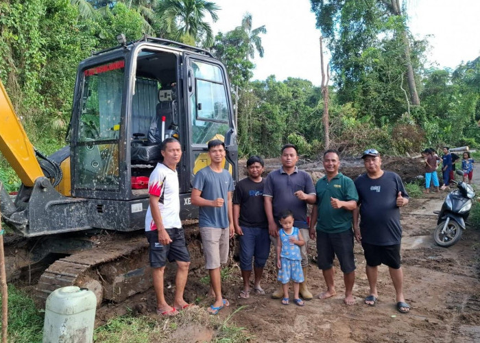 Pemdes Kemang Tanduk Benahi Drainase Dusun III, Antisipasi Banjir dan Percantik Lingkungan