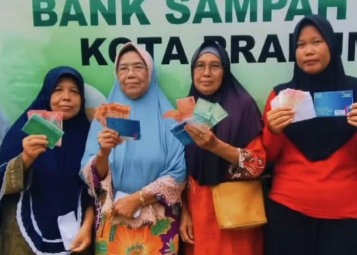 Sampah Menjadi Sumber Rezeki, Nasabah Bank Sampah Prabumulih Cairkan Tabungan Jelang Lebaran