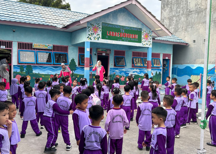 Tanamkan Pola Hidup Sehat Sejak Dini, TK Ladas Berendai Gelar Senam Pagi Bersama