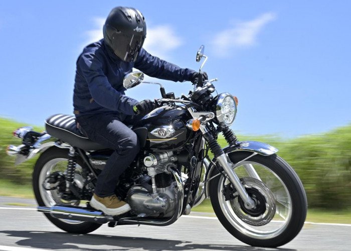 Bandingkan Spesifikasi Kawasaki W800, Lebih Menarik dari Royal Enfield Interceptor 650?