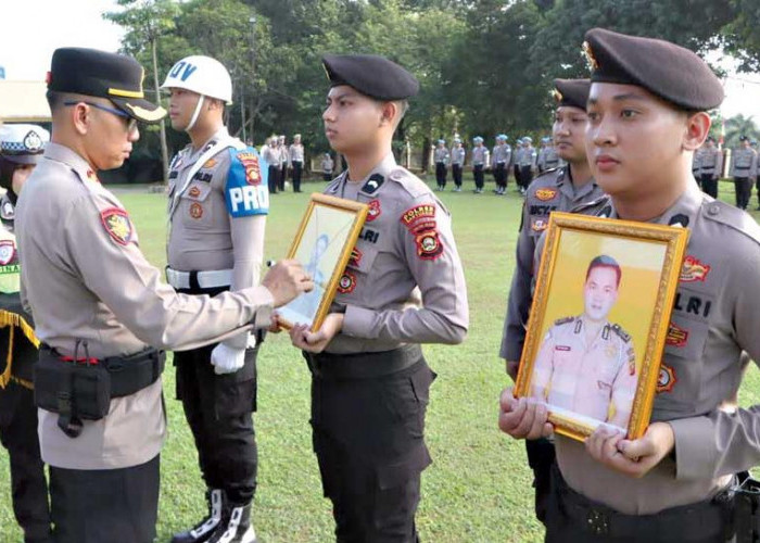 Polres Banyuasin Pecat Dua Anggota, Terbukti Terlibat Tindak Pidana dan Desersi