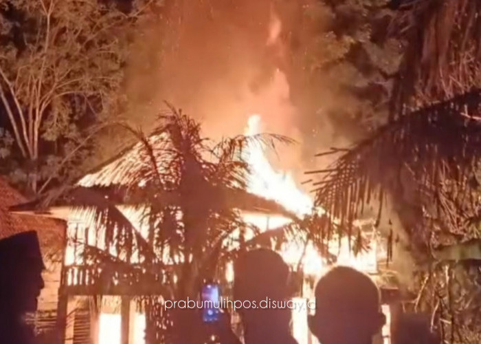 Ditinggal ke Pasar, Rumah Warga Sungai Medang Kota Prabumulih Ludes Dilalap Api 