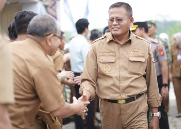 Wali Kota Arlan Pastikan Karnaval HUT ke-25 Prabumulih Tetap Digelar: Hujan Deras, Langsung Jalan!