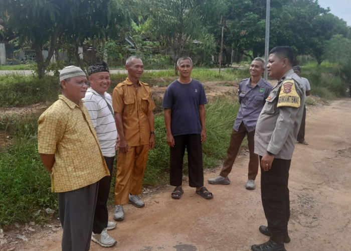 Bhabinkamtibmas dan Pemdes Sinar Rambang Edukasi Warga tentang Bahaya Judi Online