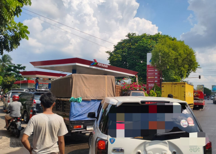 Antrean SPBU Picu Kemacetan di Prabumulih, Wawako Perintahkan Dishub Turun Tangan
