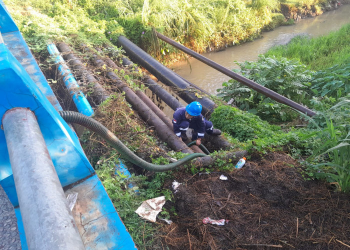 Tumpahan Minyak di Sungai Kelekar Kota Prabumulih, Ini Penyebabnya 