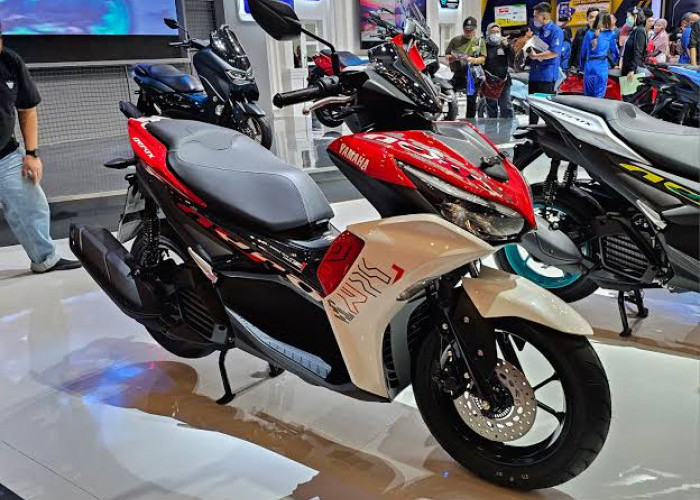 Yamaha Aerox 155 vs Honda ADV160, Mana Motor Premium Terbaik untuk Harian dan Touring