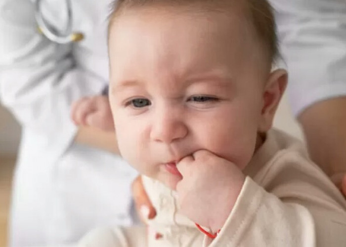 Bayi Rewel Tumbuh Gigi? Ini 8 Tips Bantu Pertumbuhan Gigi Si Kecil Dengan Nyaman