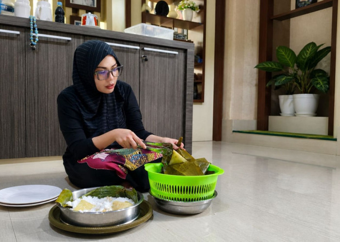 Aroma Pandan dan Gula Merah, Rahasia Enaknya Lupis Buatan Zhia