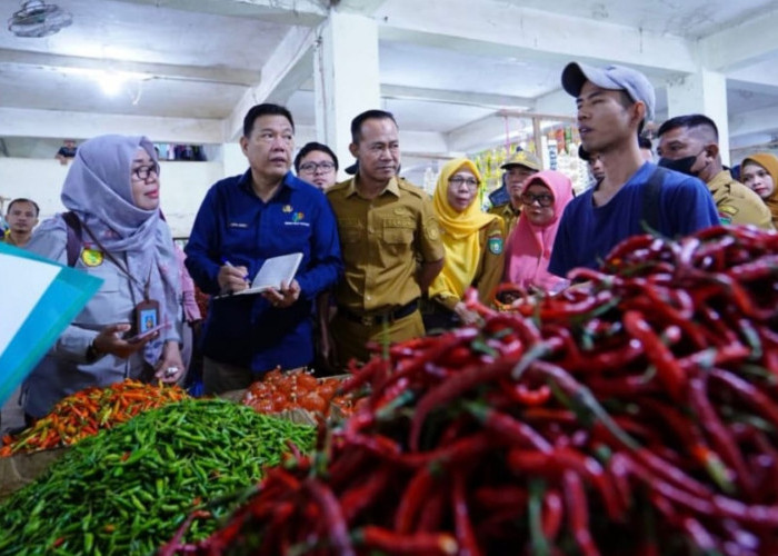 Jelang Idul Fitri, Pemkot Prabumulih Sidak Pasar, Pastikan Harga dan Kualitas Pangan Aman