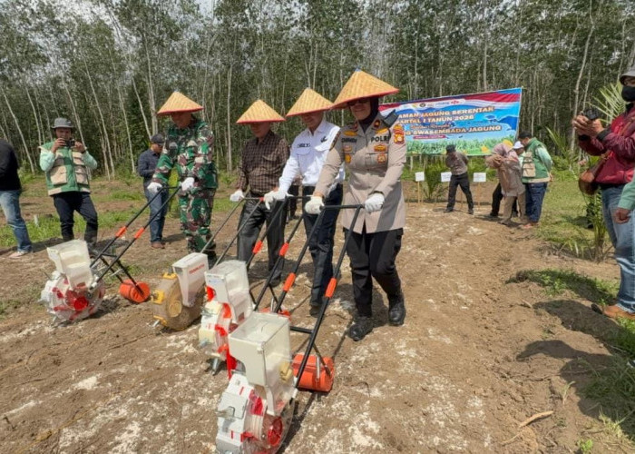 Polres Prabumulih Tanam Jagung Bisi 18 di Lahan Warga, Dukung Ketahanan Pangan Nasional