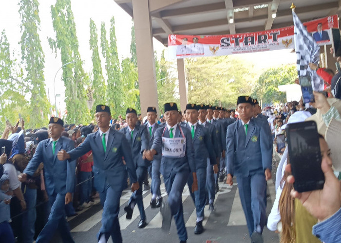 Penonton Heboh! MAN 1 Prabumulih Tampil Perdana di Gerak Jalan HUT RI ke-81