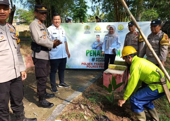 Penghijauan, Polisi Prabumulih Tanam Pohon di Taman Gunung Ibul 